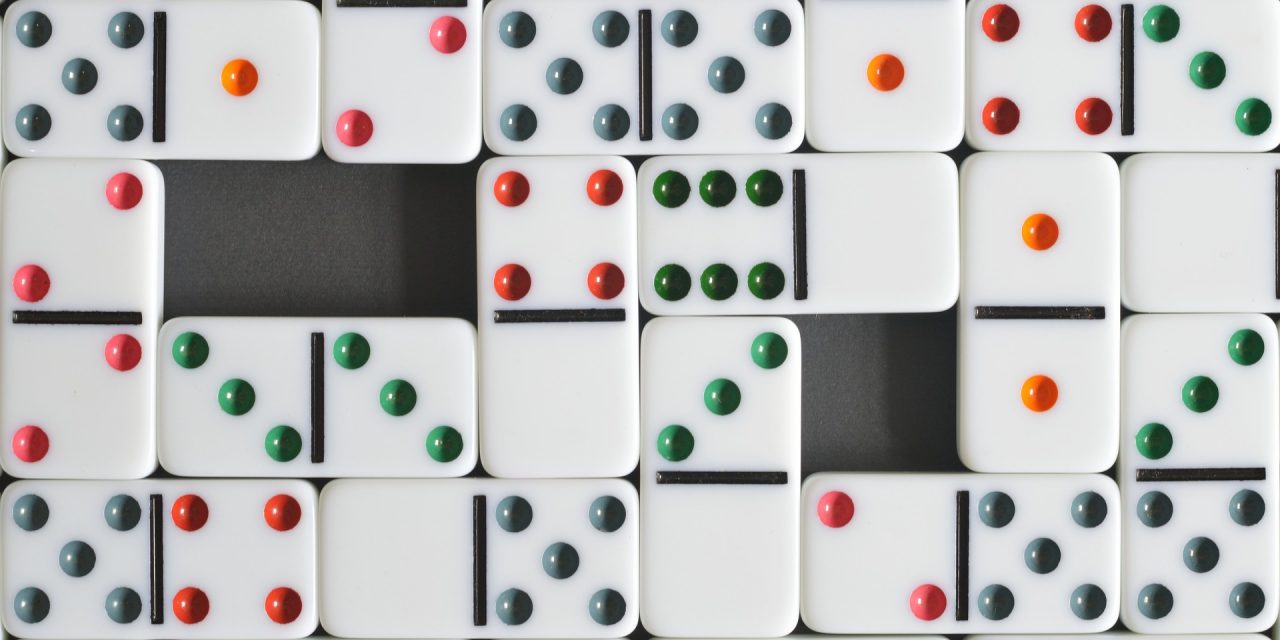 Trois jeux pour compter avec des dominos