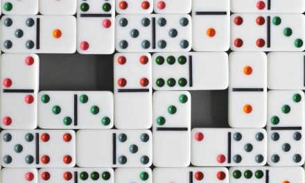 Trois jeux pour compter avec des dominos